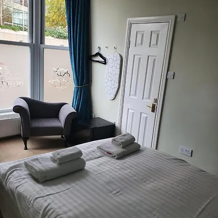 The Lodge Harrogate Pensionat 4*