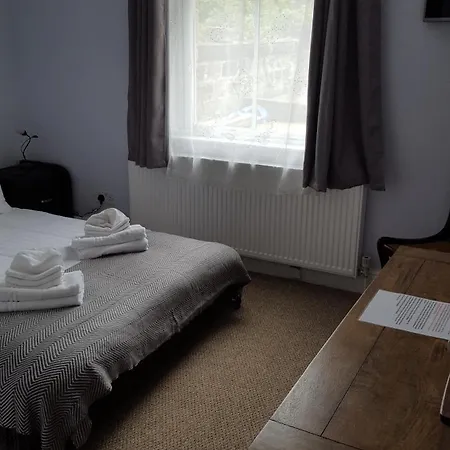 The Lodge Harrogate Pensionat 4*