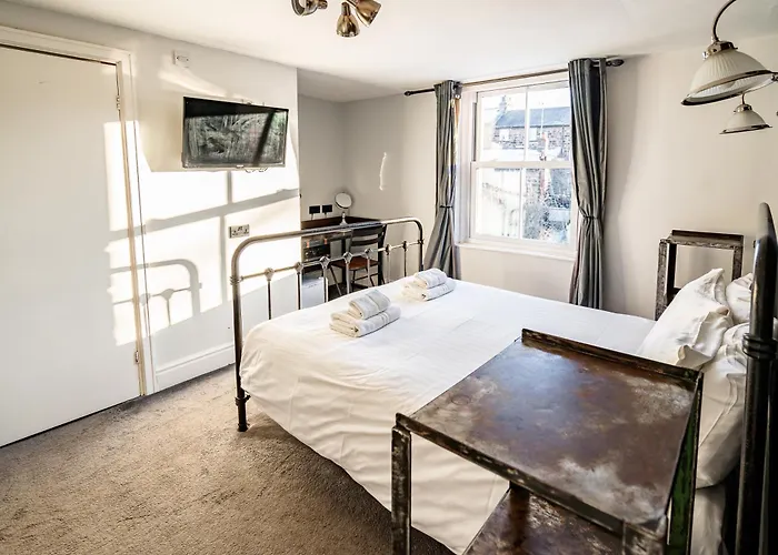 The Lodge Harrogate Guest house