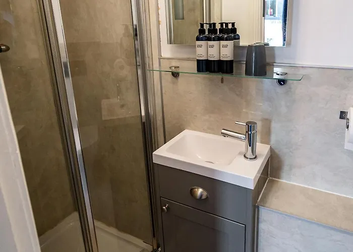 The Lodge Harrogate Guest house