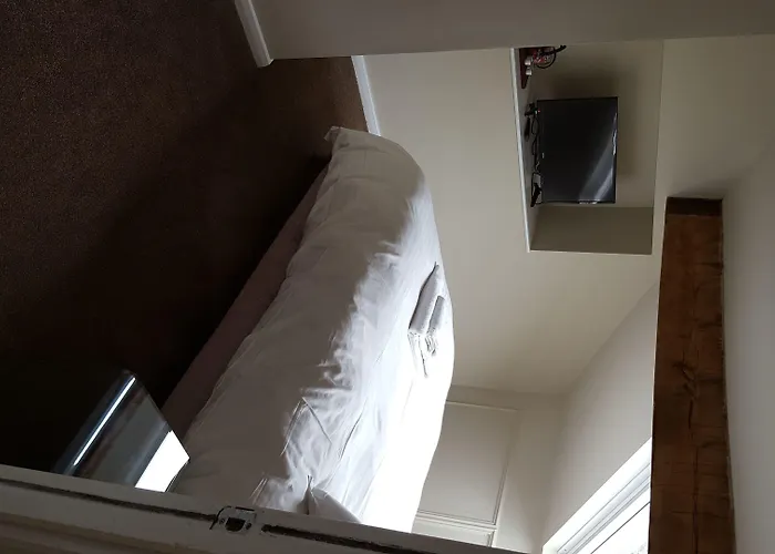 The Lodge Harrogate Guest house 4*