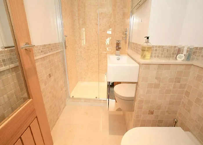 The Lodge Harrogate Guest house