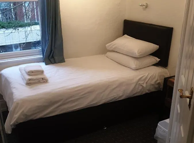 The Lodge Harrogate Guest house