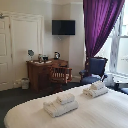 The Lodge Harrogate 3*