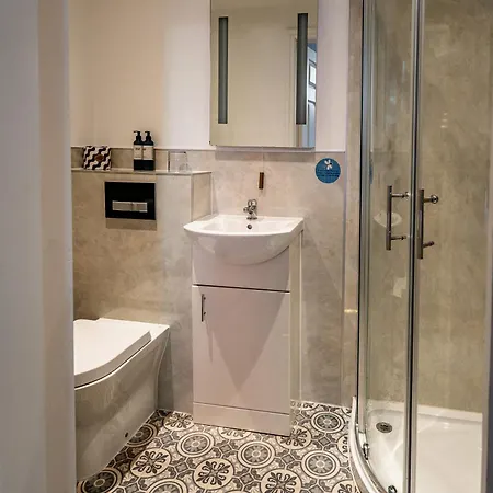 The Lodge Harrogate 3*