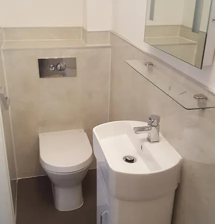 The Lodge Harrogate Guest house 3*