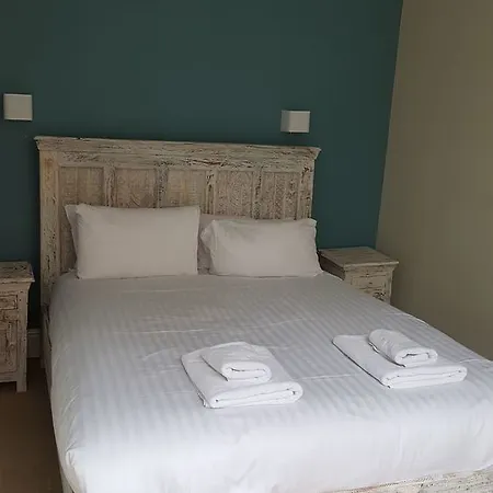 The Lodge Harrogate 3*
